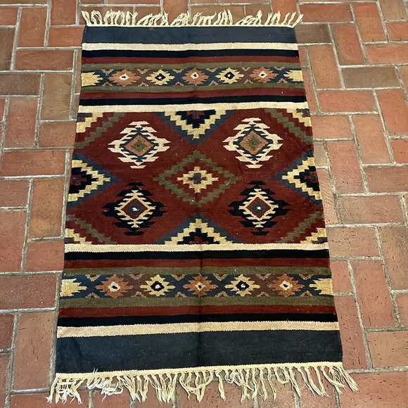Perla‎ Rug - Picture 1 of 3